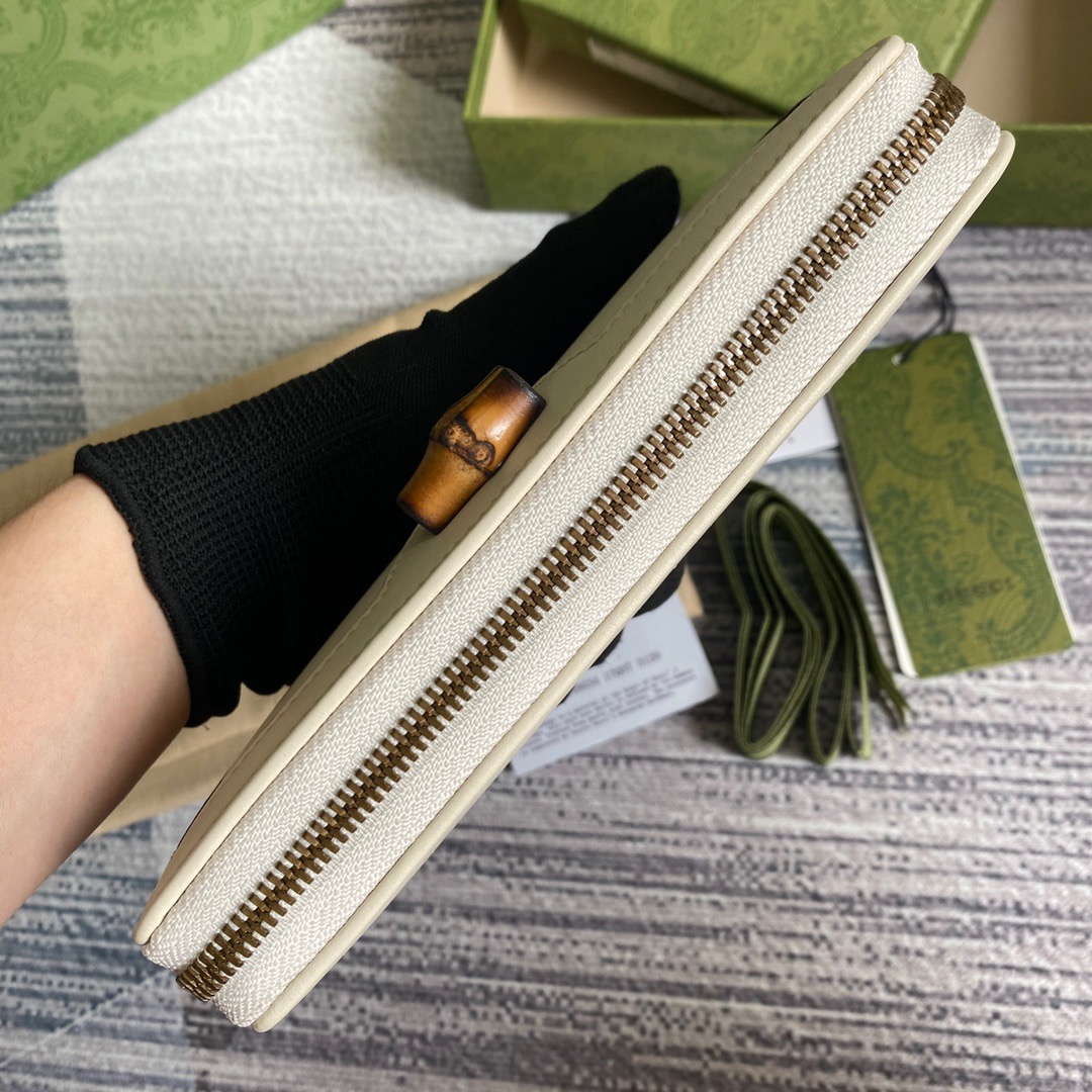 658634 Gucci Diana continental wallet