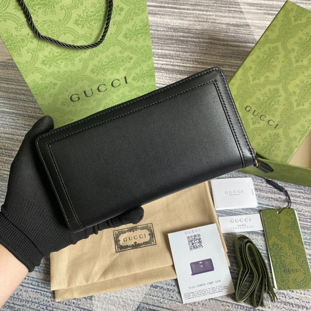 658634 Gucci Diana continental wallet