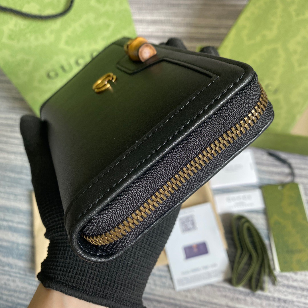 658634 Gucci Diana continental wallet