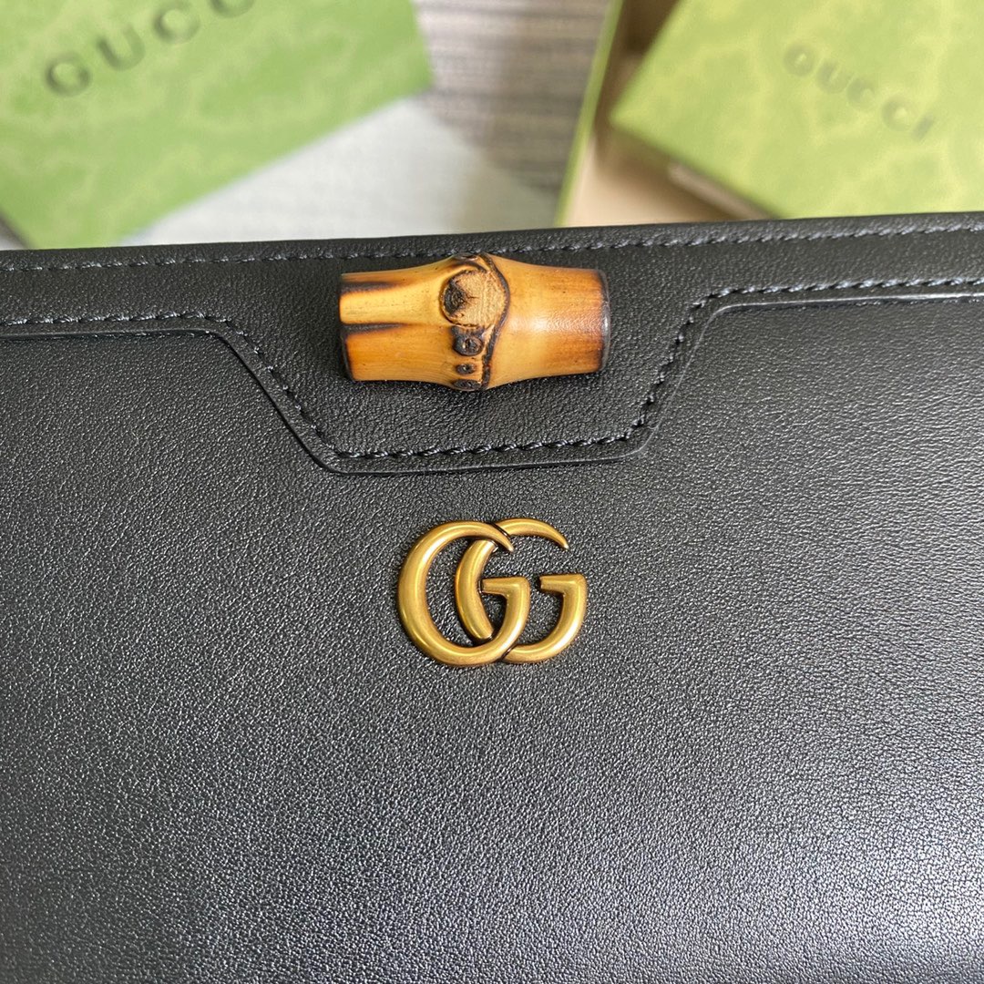 658634 Gucci Diana continental wallet