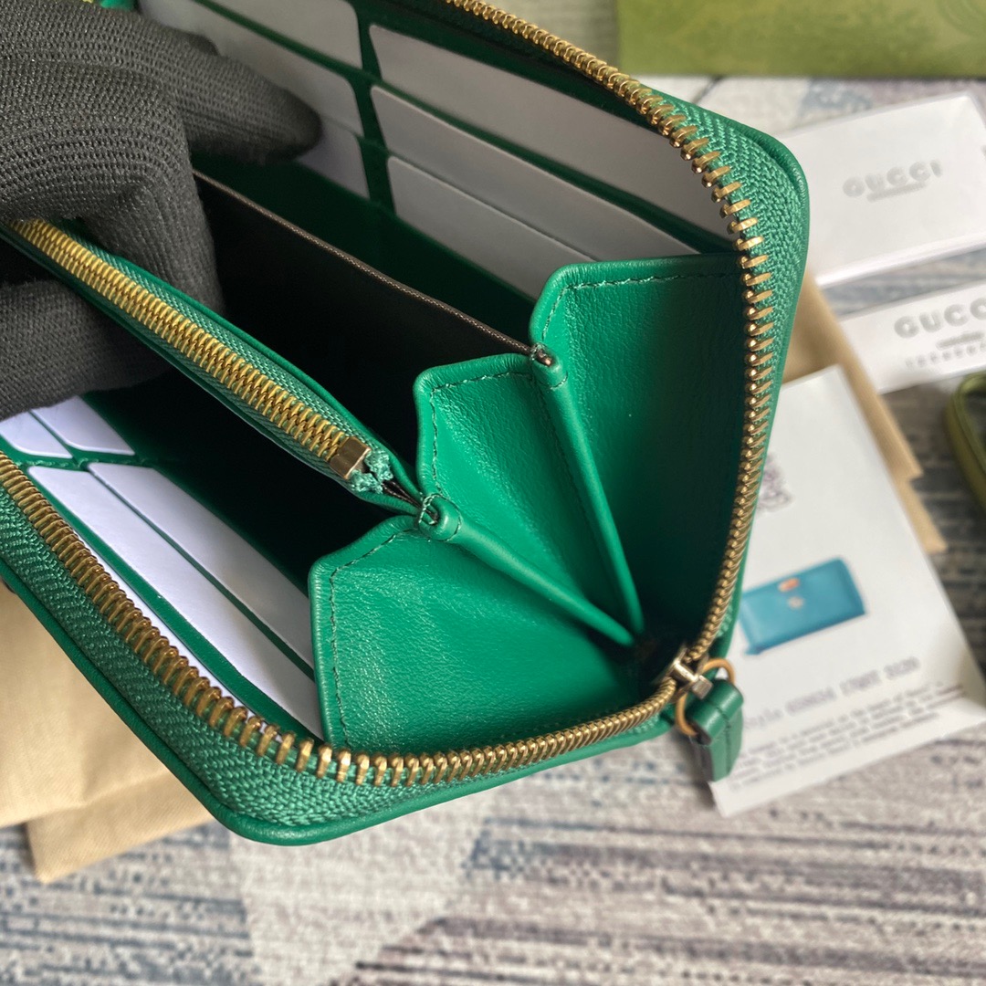 658634 Gucci Diana continental wallet