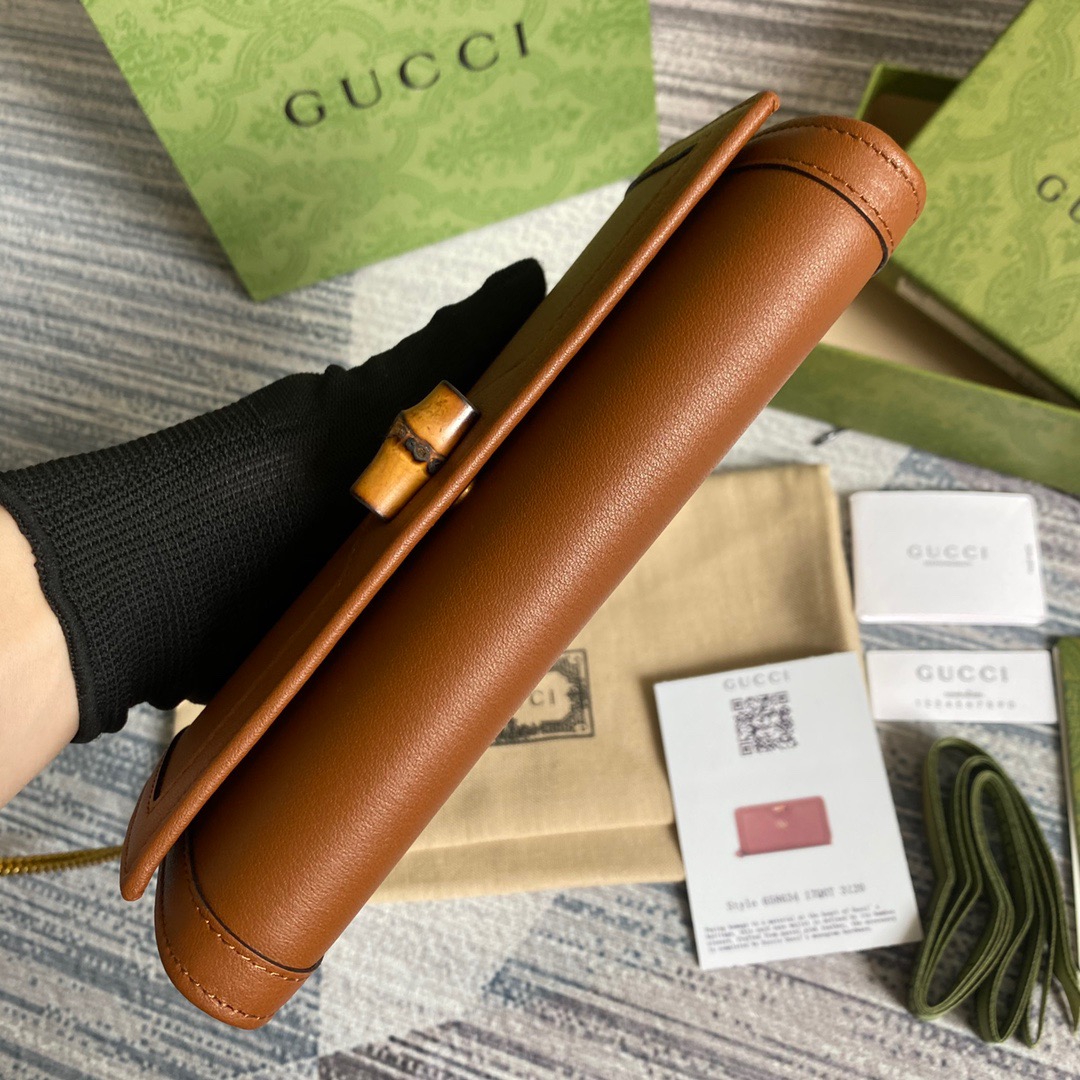 658243 Gucci Diana chain wallet with bamboo