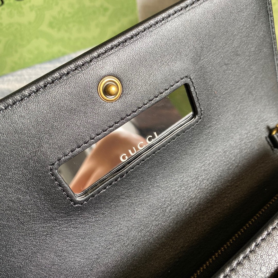 658243 Gucci Diana chain wallet with bamboo