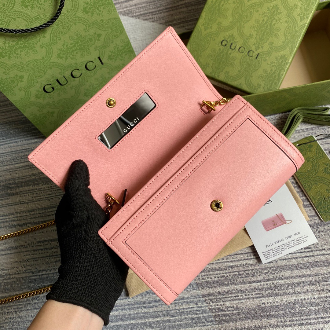 658243 Gucci Diana chain wallet with bamboo
