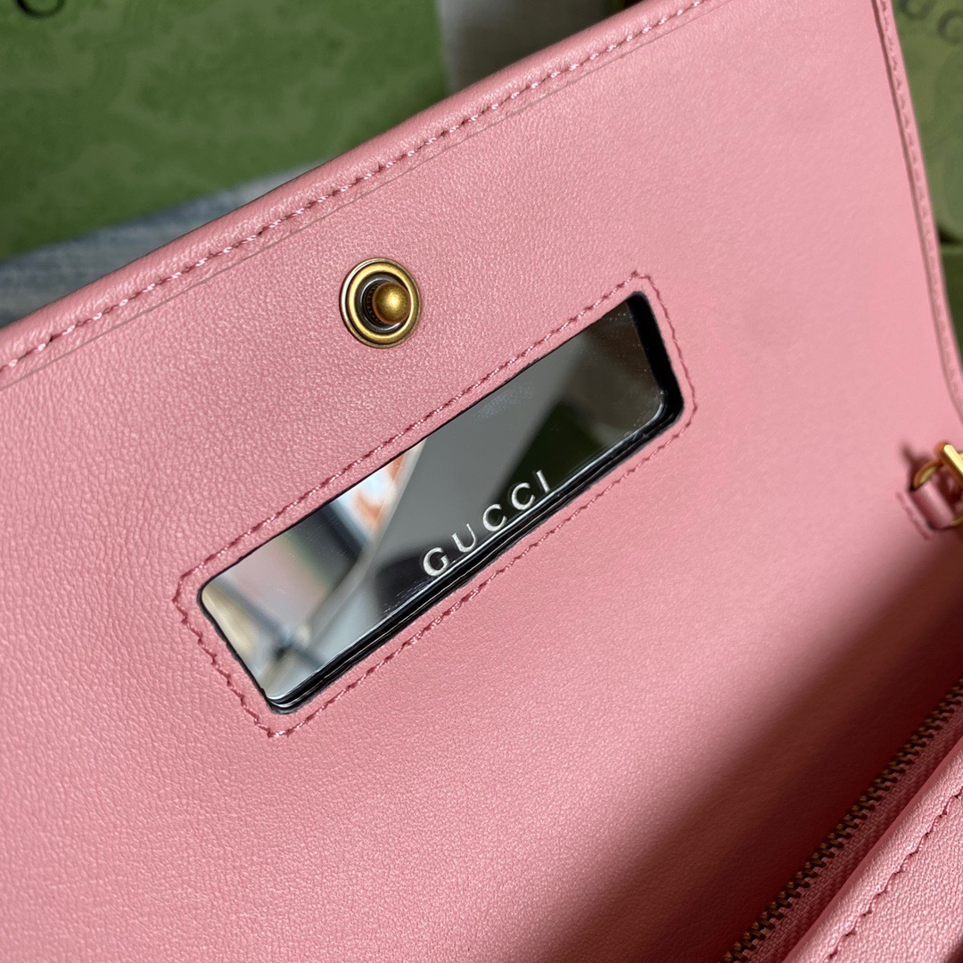 658243 Gucci Diana chain wallet with bamboo