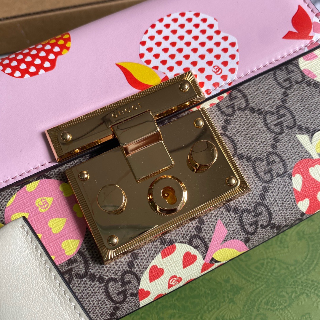 409487 GUCCI LES POMMES Padlock small GG shoulder bag