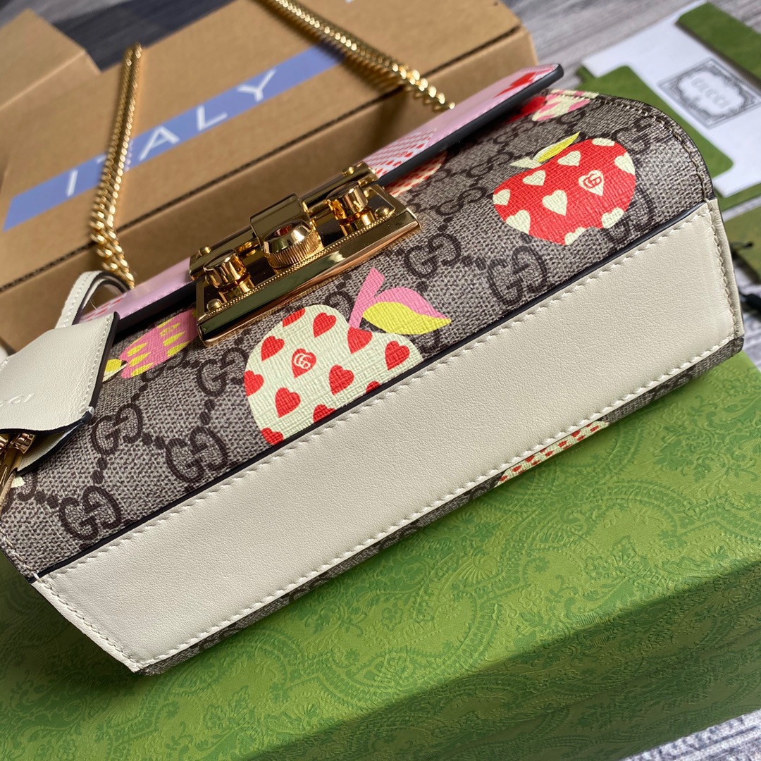 409487 GUCCI LES POMMES Padlock small GG shoulder bag