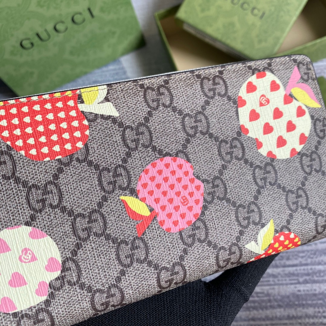 663924  Gucci Les Pommes zip around wallet