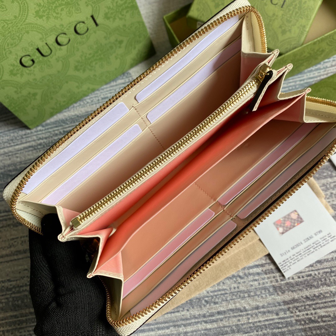 663924  Gucci Les Pommes zip around wallet