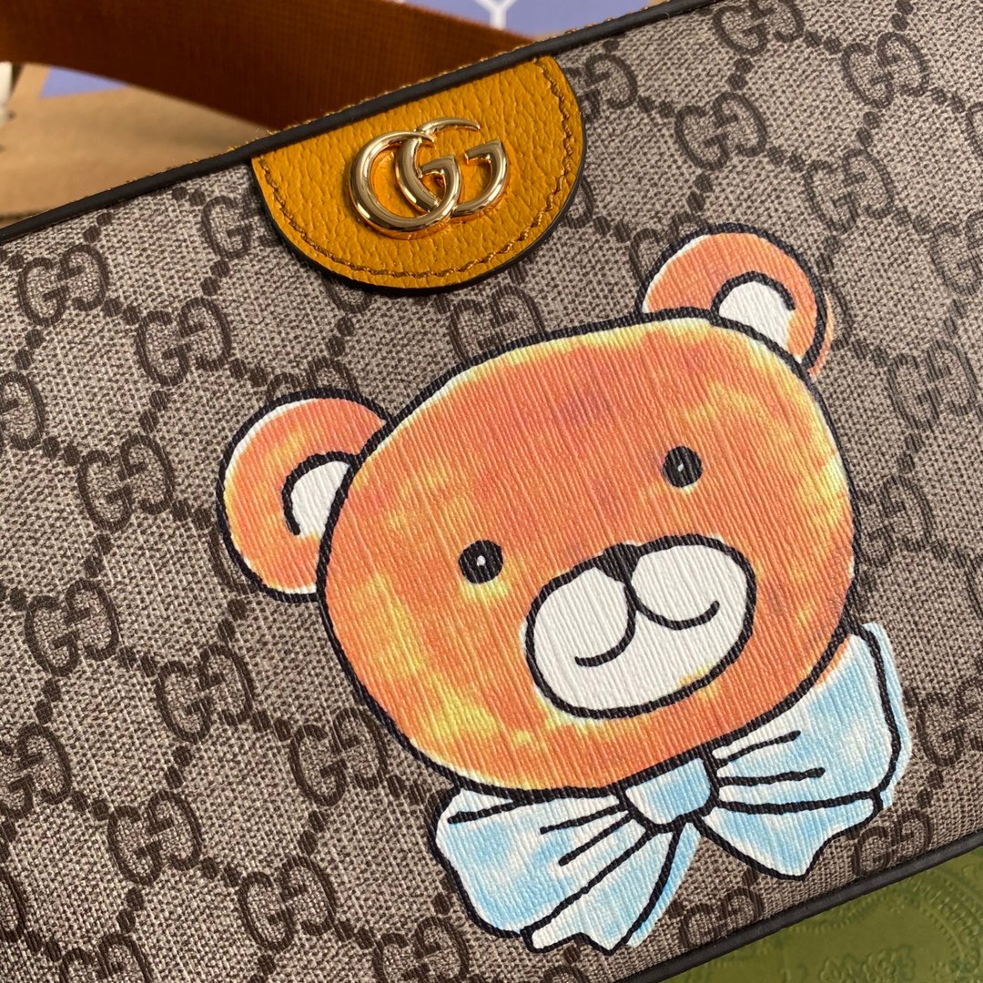 574886   KAI x GG shoulder bag, Beige and ebony GG Supreme canvas with teddy bear print