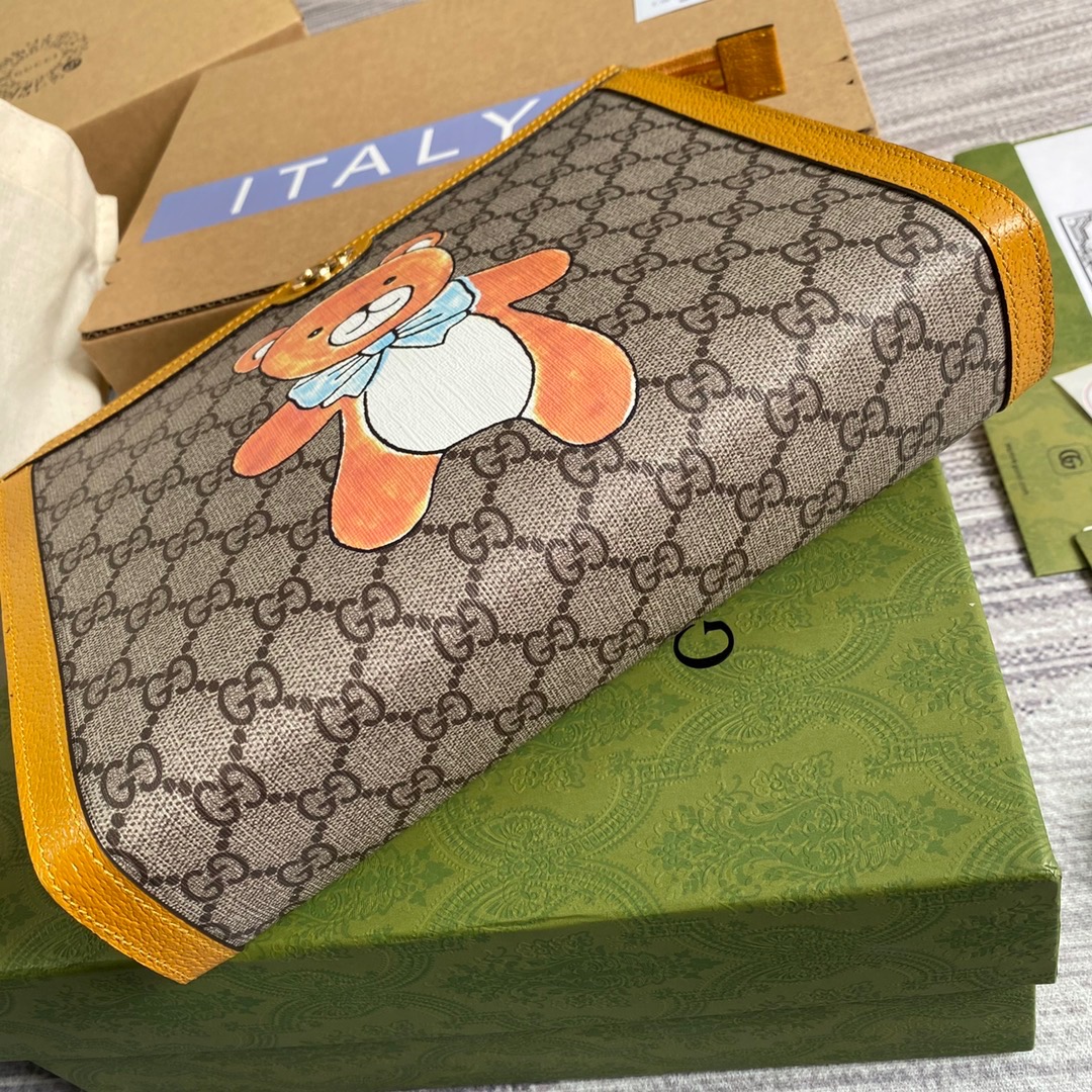 660513 KAI x Gucci pouch, Beige and ebony GG Supreme canvas with teddy bear print