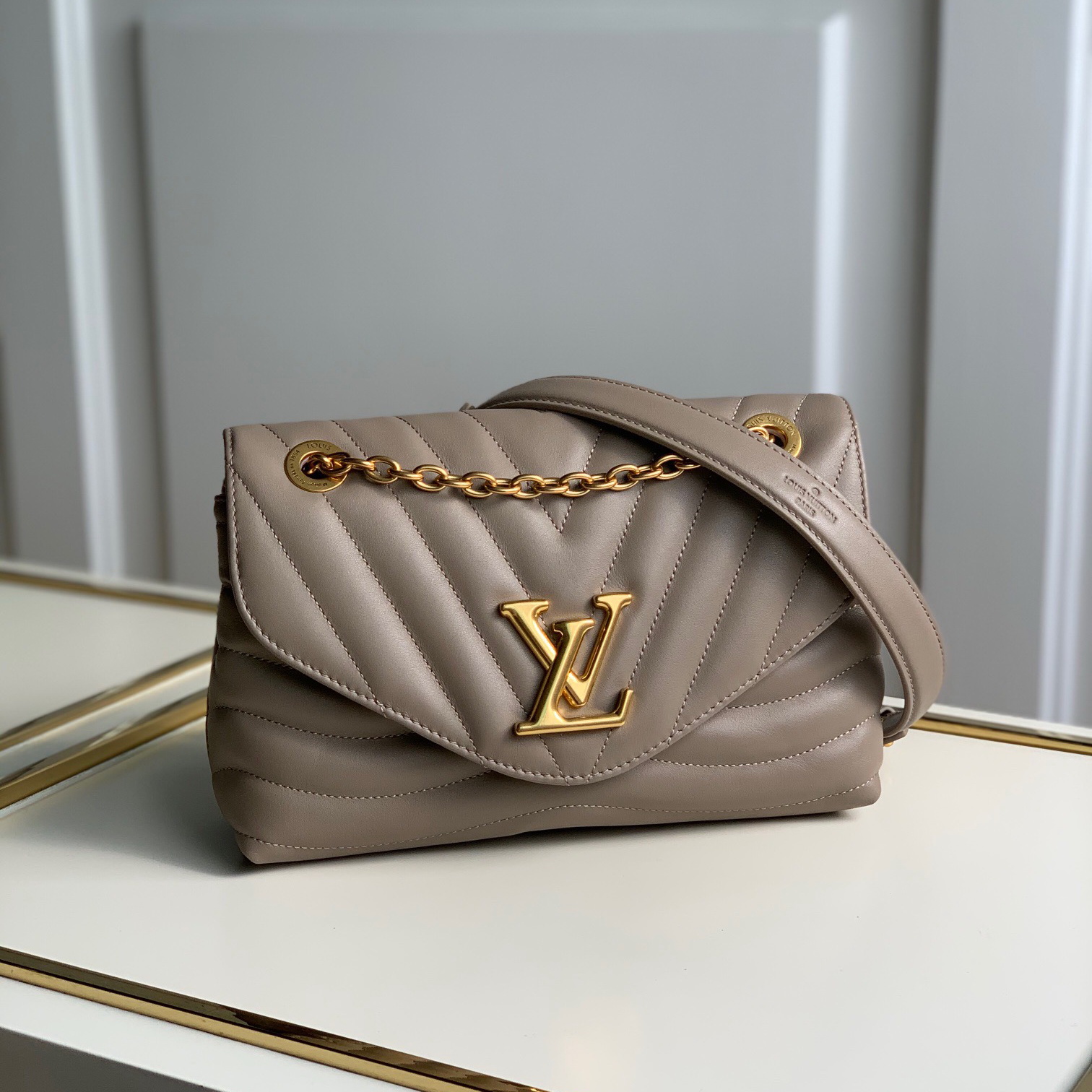 M58550  LV NEW WAVE CHAIN BAG, LOUIS VUITTON LV