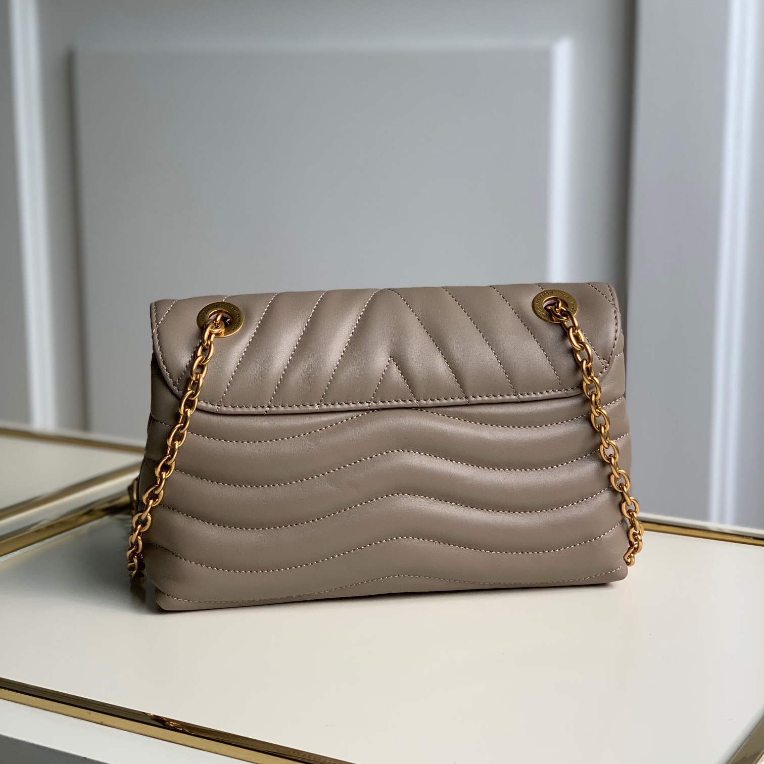 M58550  LV NEW WAVE CHAIN BAG, LOUIS VUITTON LV