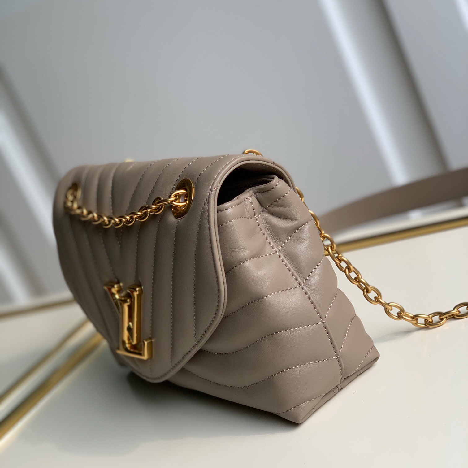 M58550  LV NEW WAVE CHAIN BAG, LOUIS VUITTON LV