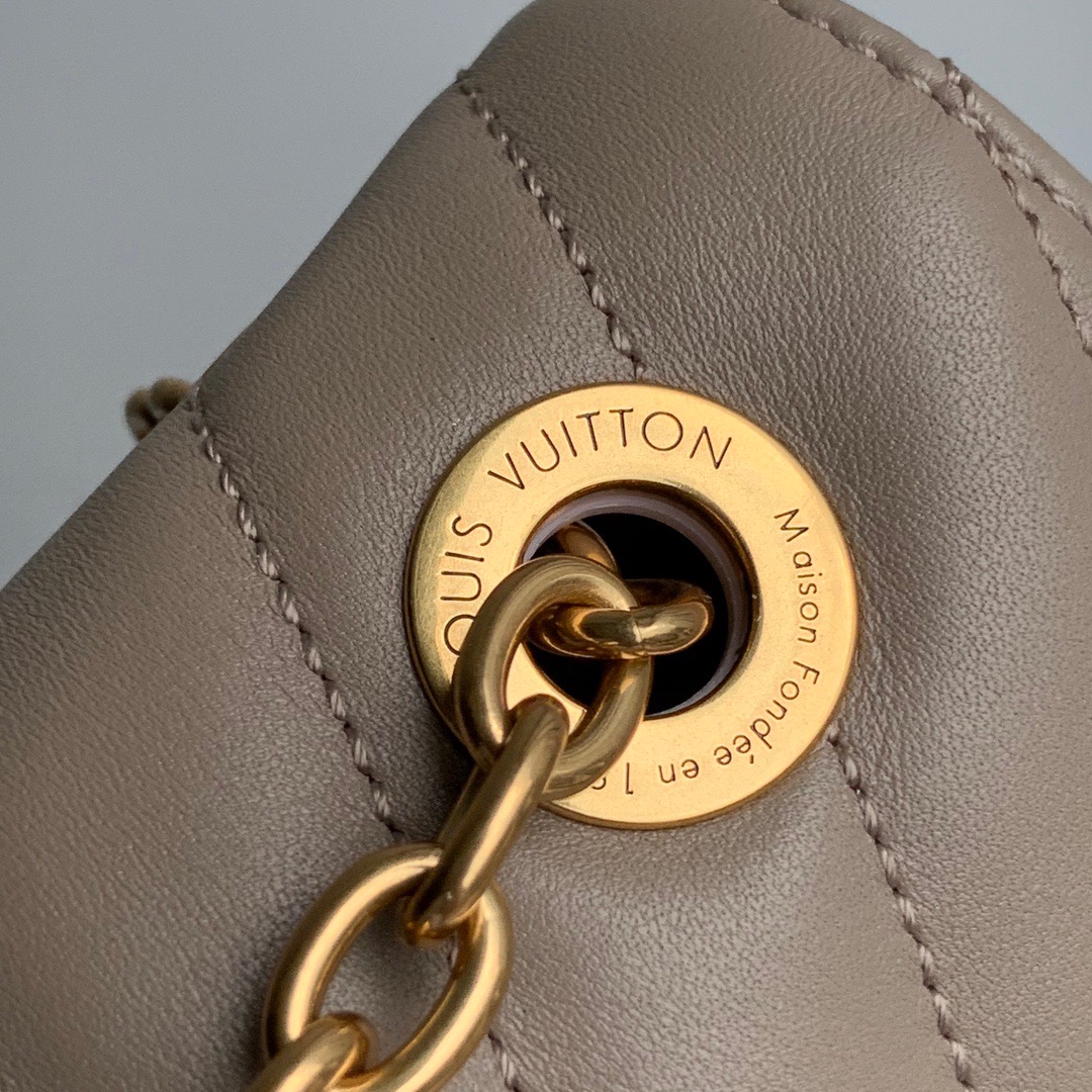 M58550  LV NEW WAVE CHAIN BAG, LOUIS VUITTON LV
