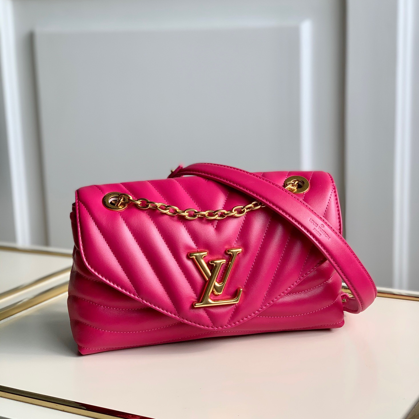 M58553 LV NEW WAVE CHAIN BAG, LOUIS VUITTON LV