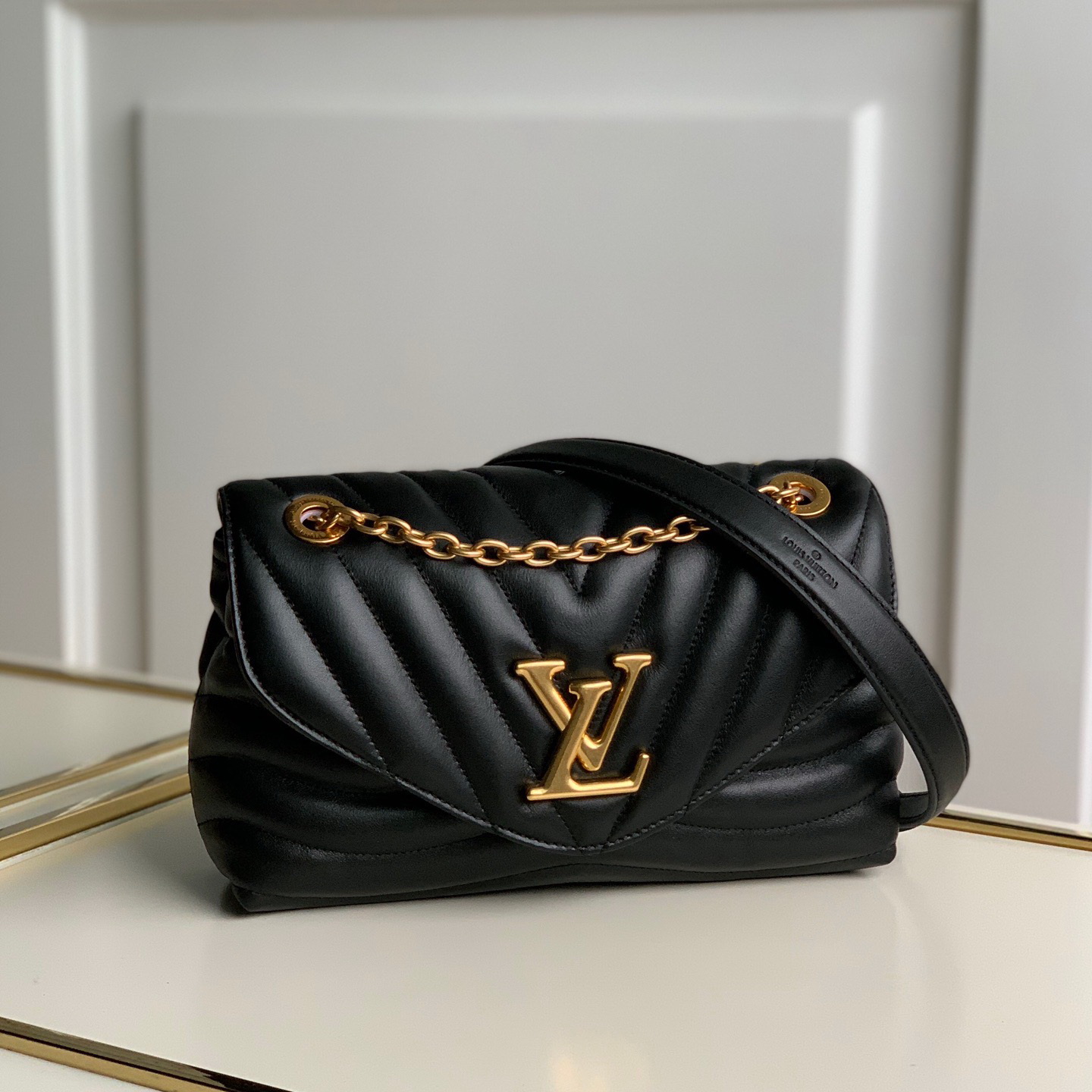 M58552 LV NEW WAVE CHAIN BAG, LOUIS VUITTON LV