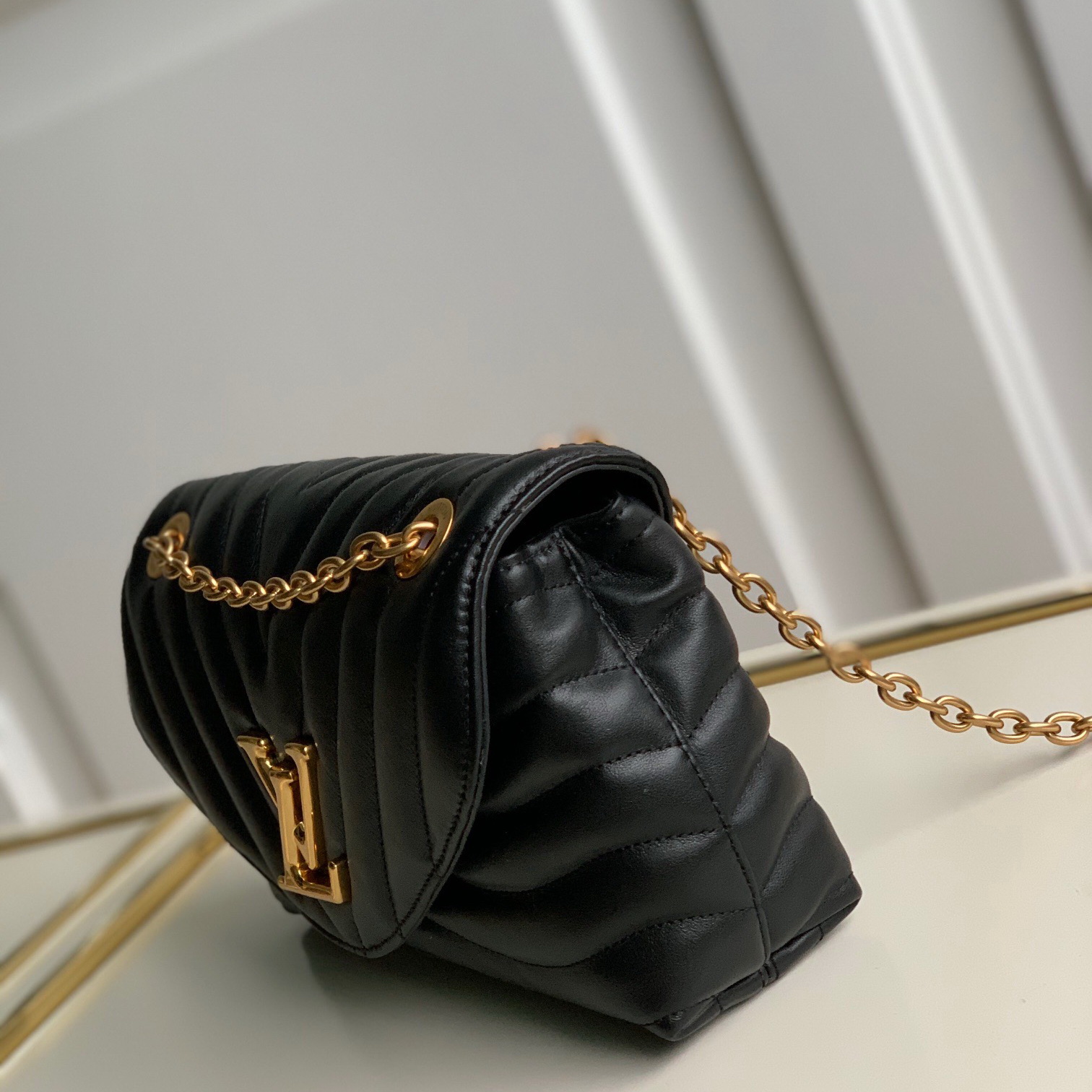 M58552 LV NEW WAVE CHAIN BAG, LOUIS VUITTON LV