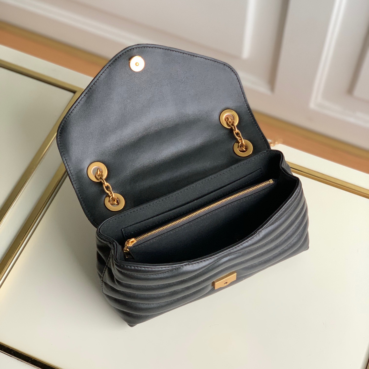 M58552 LV NEW WAVE CHAIN BAG, LOUIS VUITTON LV