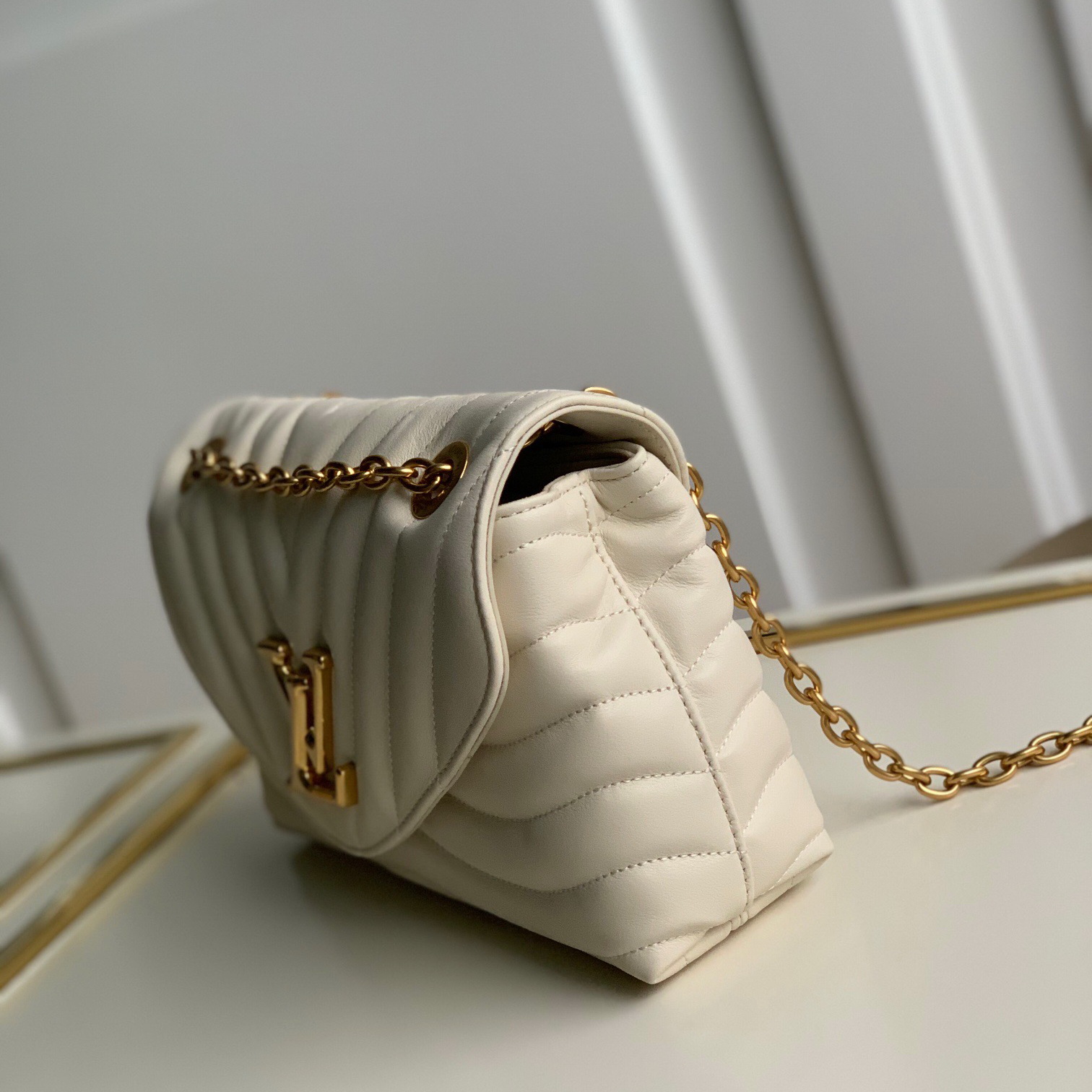 M58549 LV NEW WAVE CHAIN BAG, LOUIS VUITTON LV