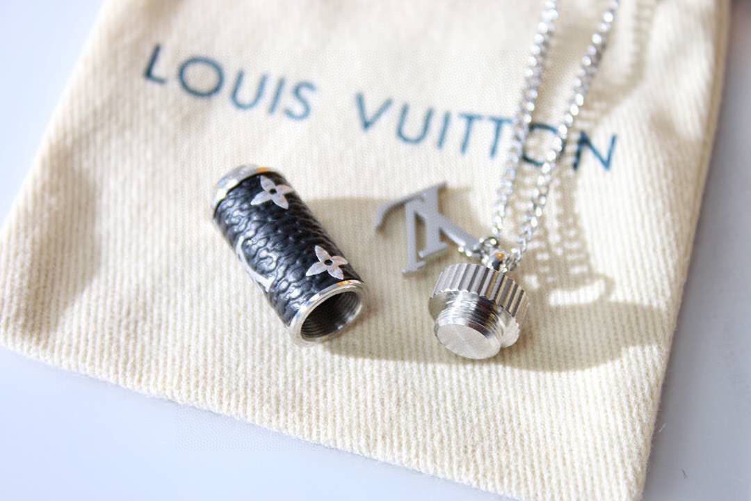 Louis Vuitton LV Necklaces