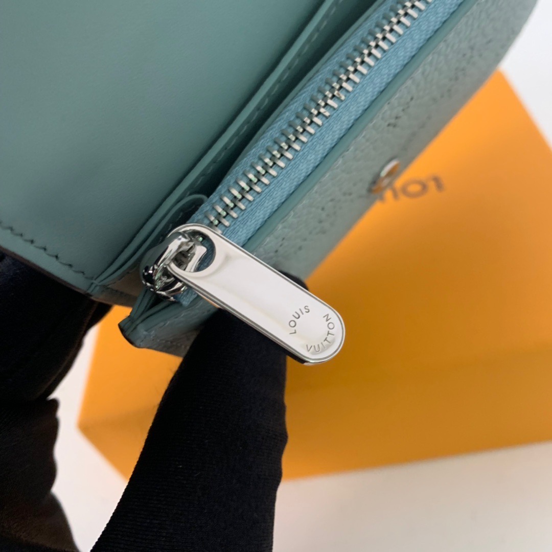 IRIS COMPACT WALLET, Louis Vuitton LV