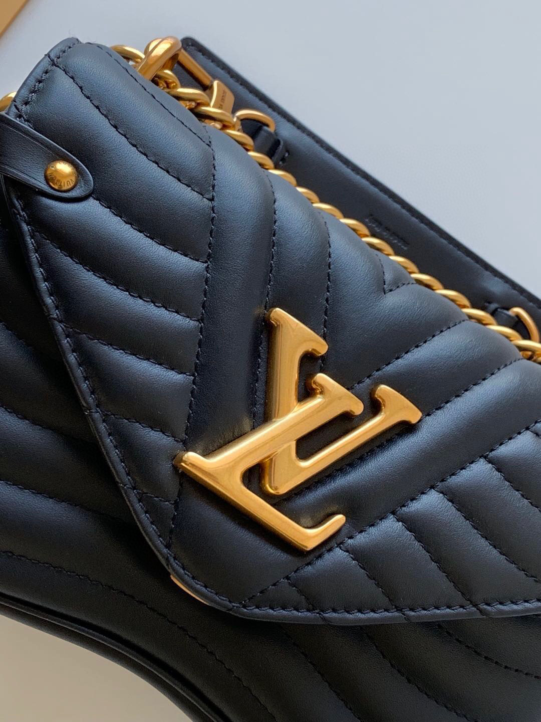 M51683 LOUIS VUITTON NEW WAVE CHAIN BAG PM