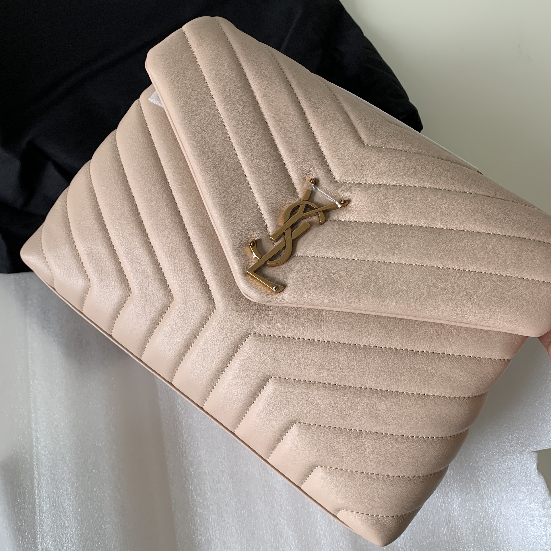 487216, YSL Saint Laurent, MEDIUM LOULOU CHAIN BAG, Y MATELASSÉ LEATHER