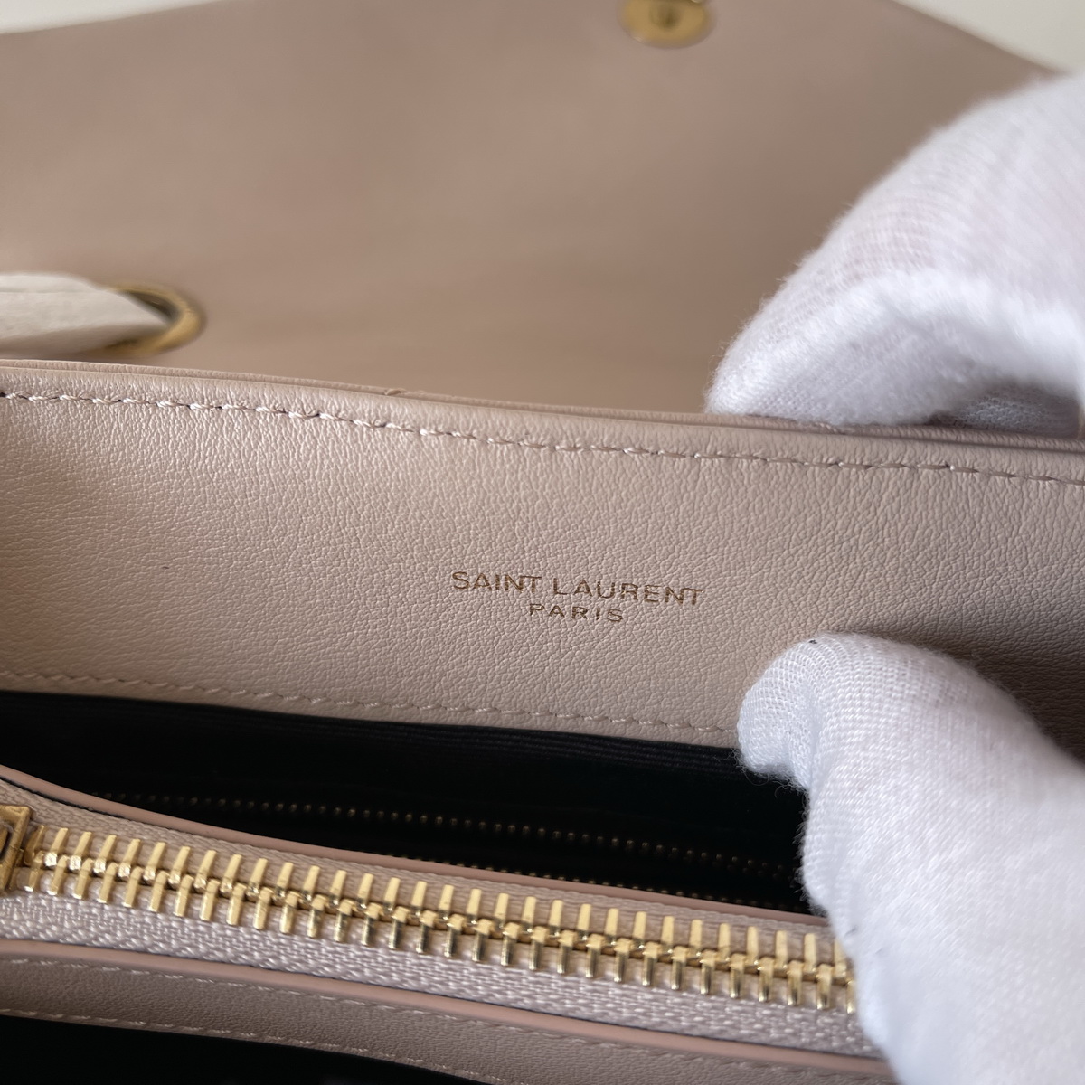 487216, YSL Saint Laurent, MEDIUM LOULOU CHAIN BAG, Y MATELASSÉ LEATHER