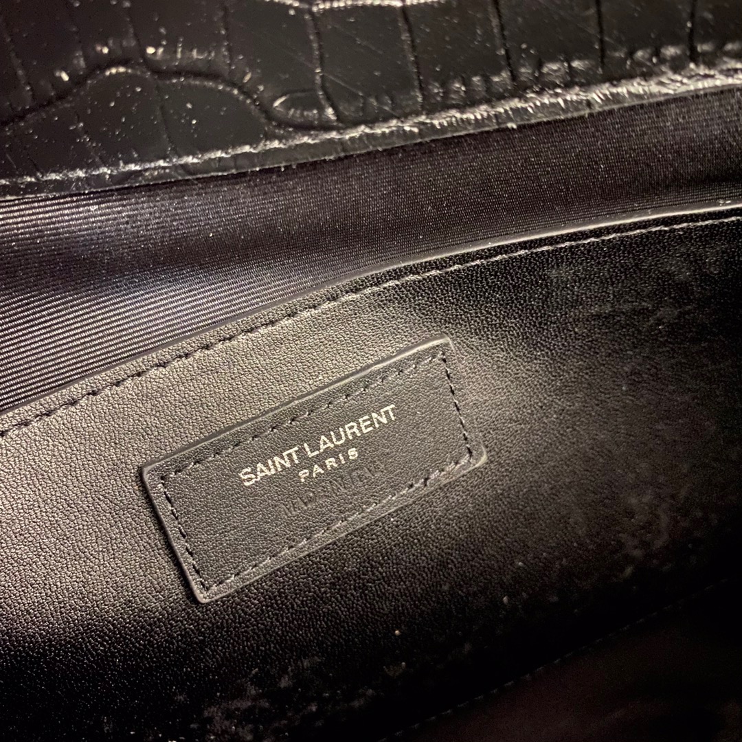 579271 MANHATTAN SHOULDER BAG IN CROCODILE-EMBOSSED SHINY LEATHER, Yves Saint Laurent YSL