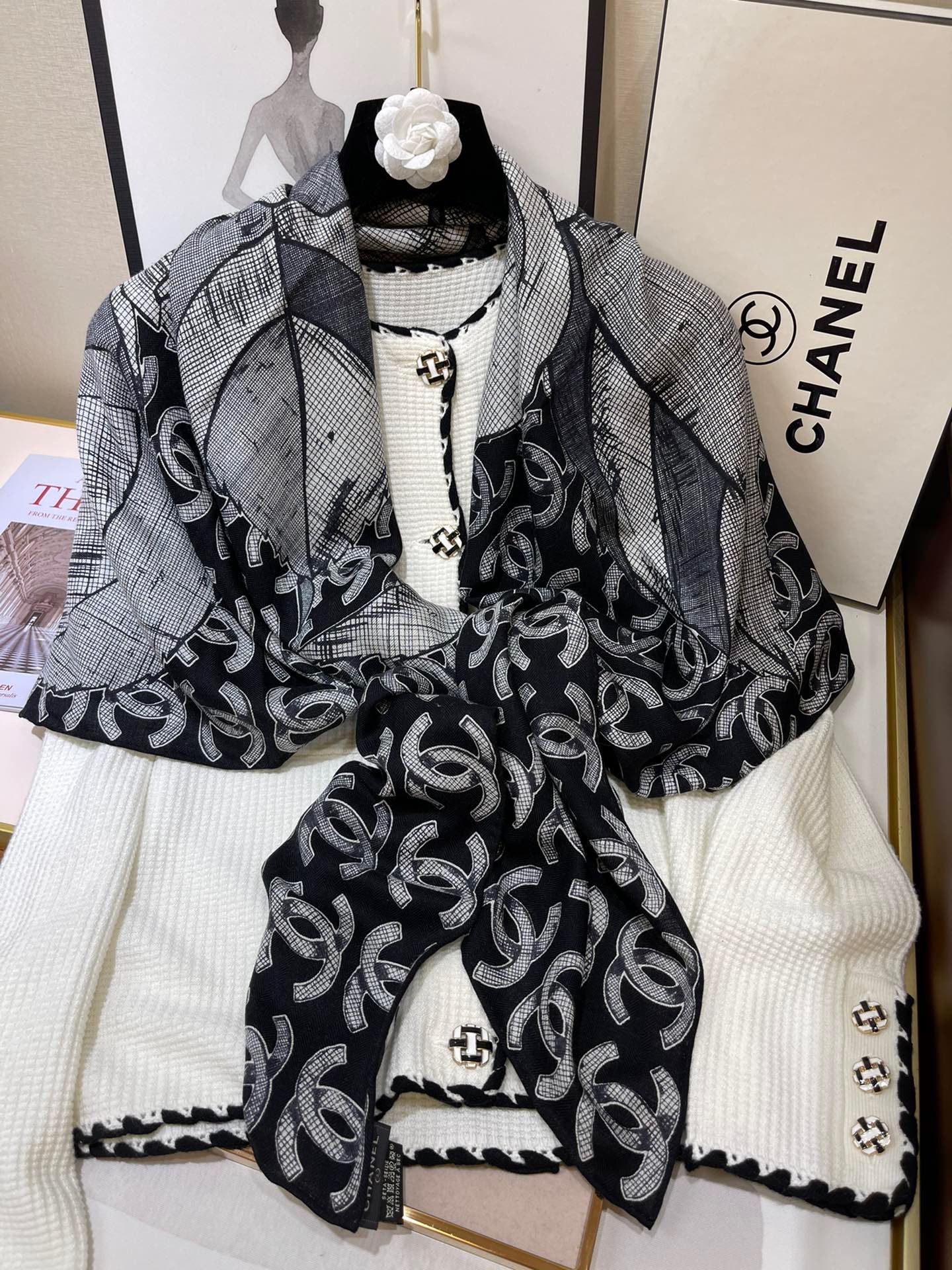 CHANEL SCARVES