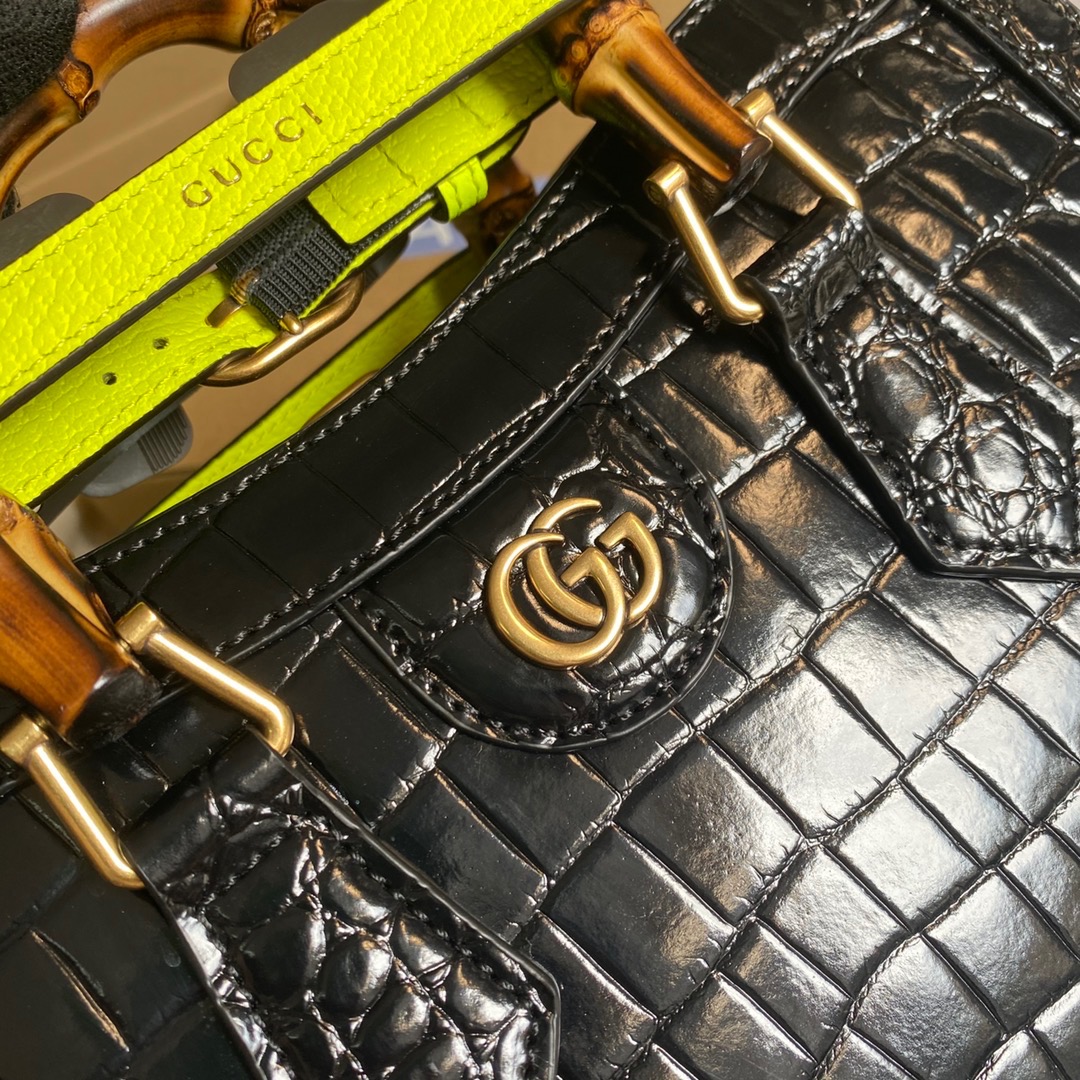 660195  Gucci Diana small crocodile tote bag, Top Handle Bags for Women