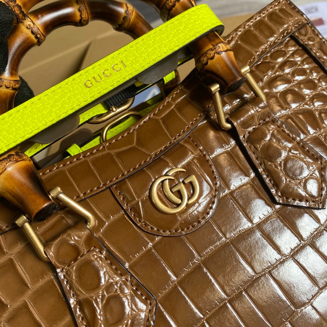 660195  Gucci Diana small crocodile tote bag, Top Handle Bags for Women
