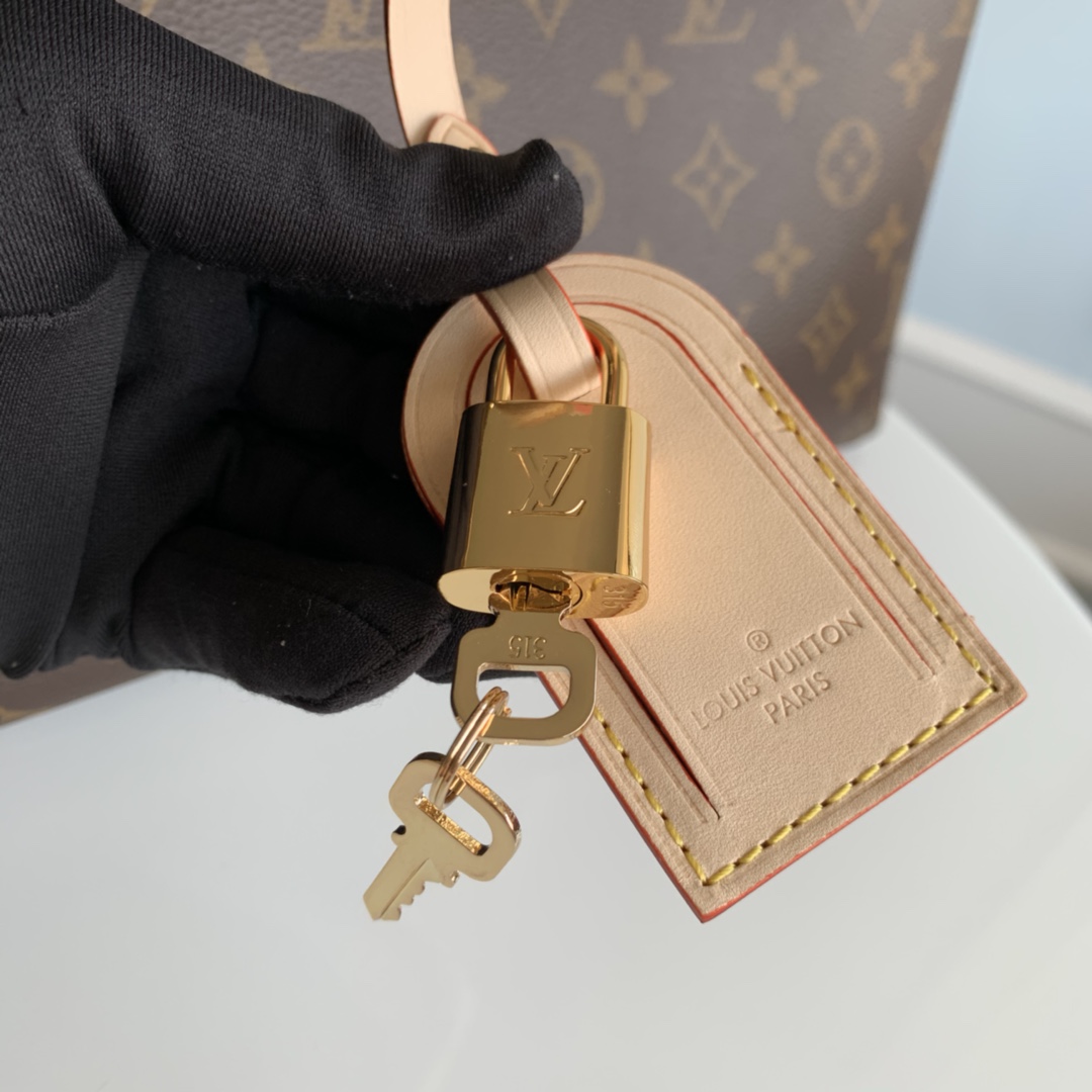 m45898, LOUIS VUITTON LV