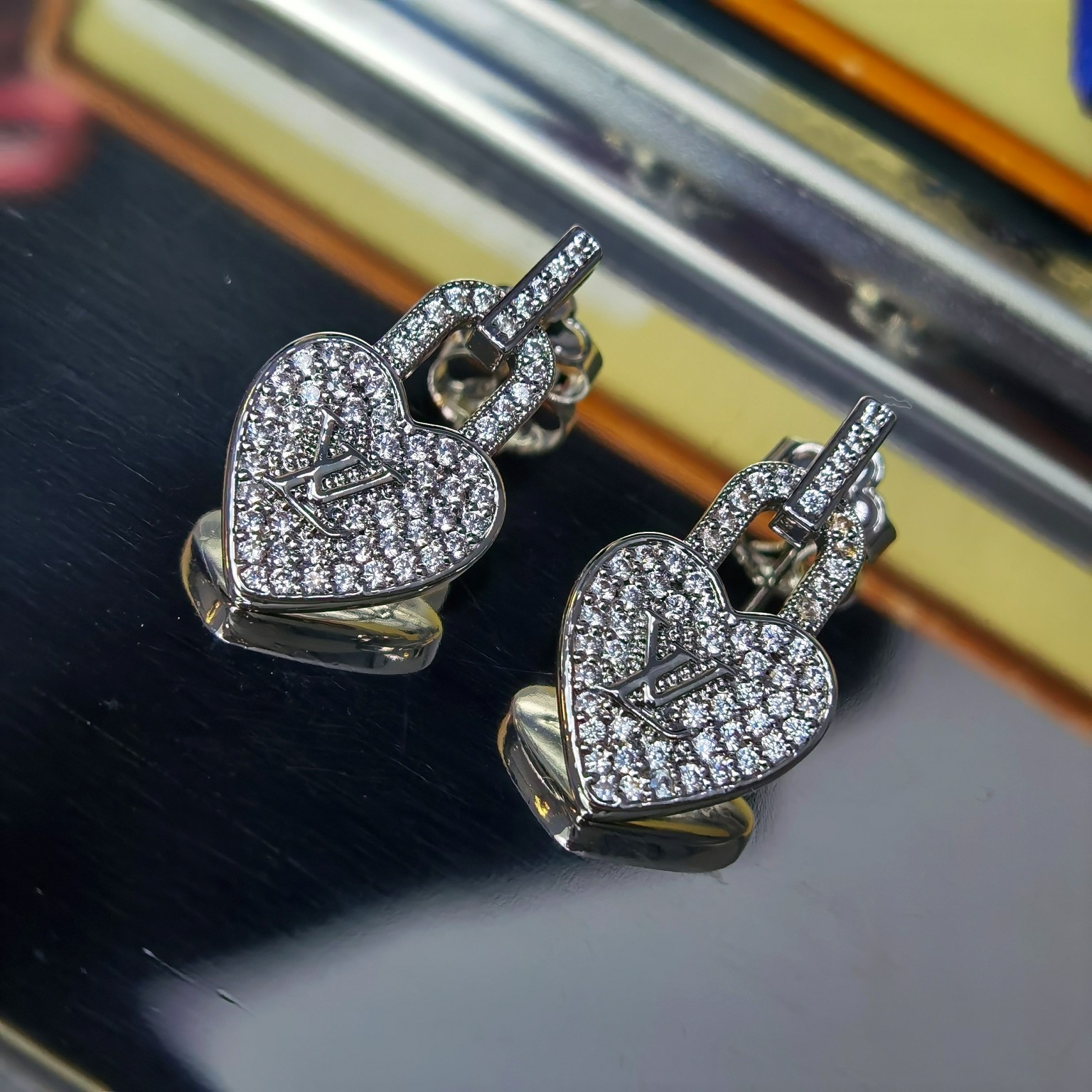 Louis Vuitton LV EARRINGS & Stud