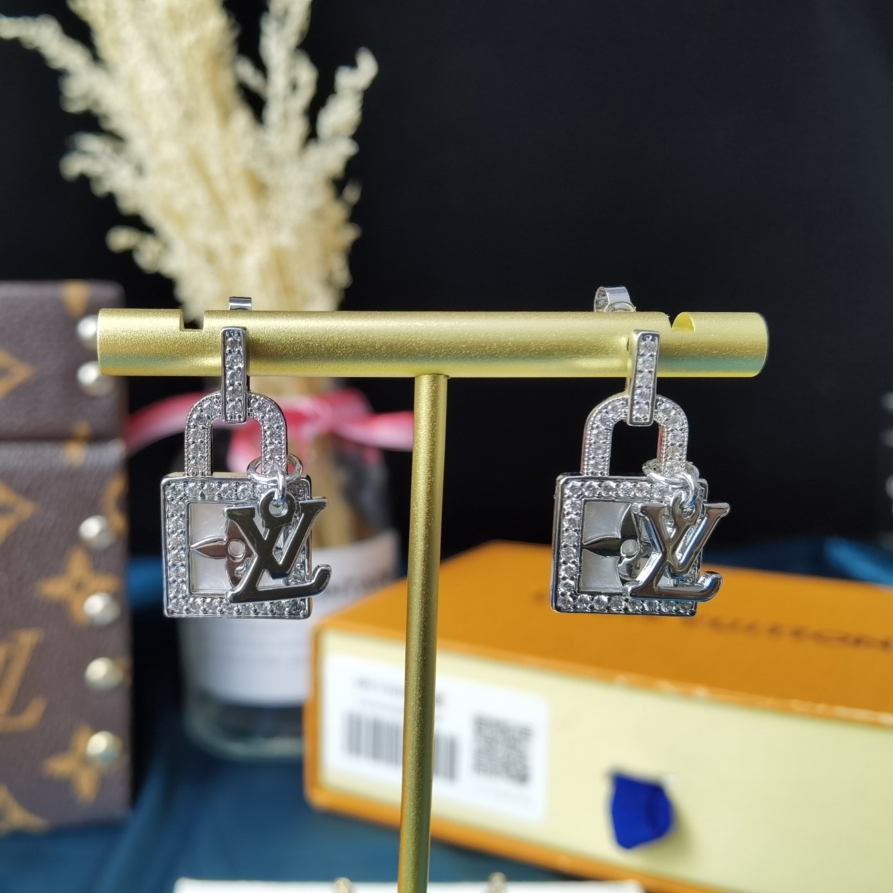 Louis Vuitton LV EARRINGS & Stud