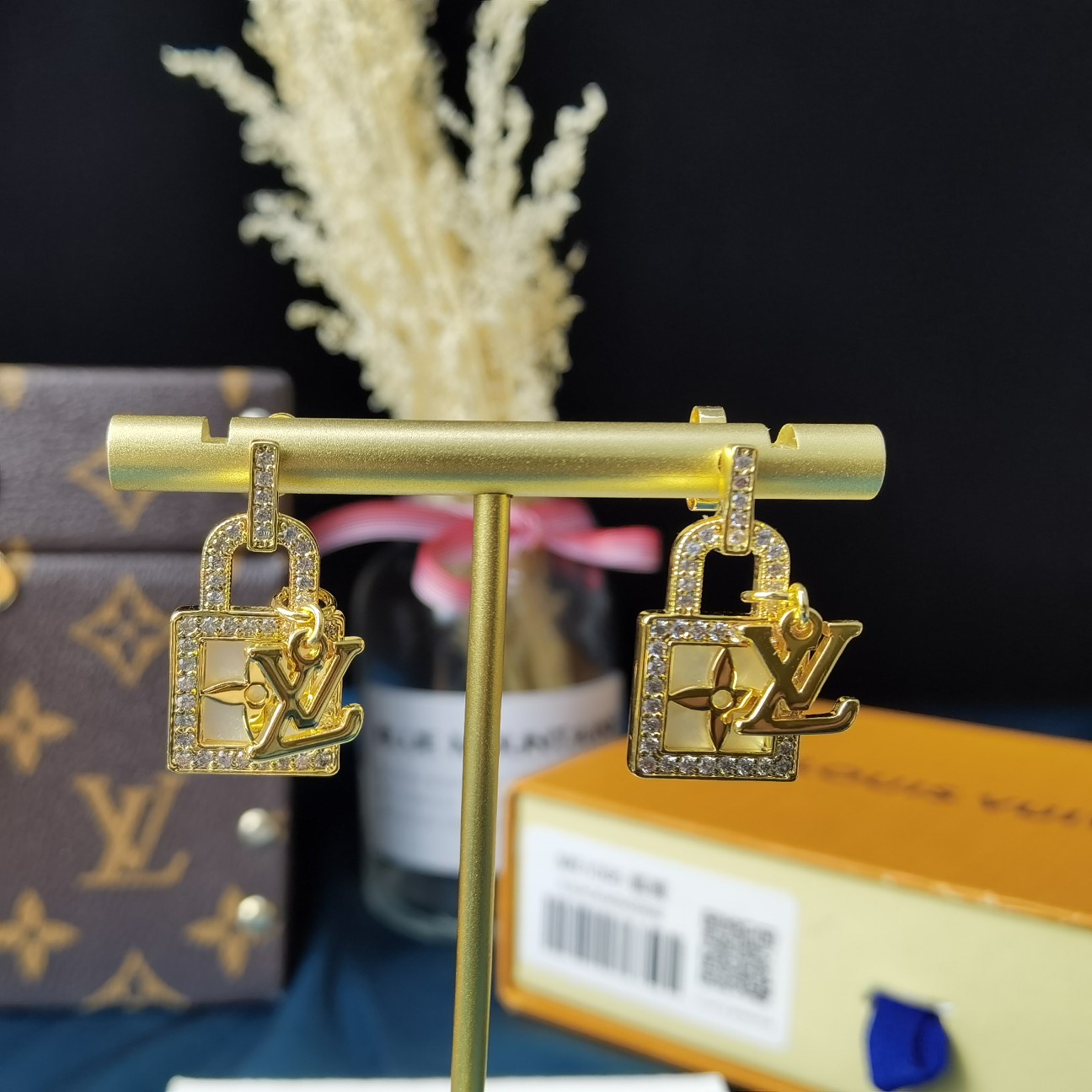 Louis Vuitton LV EARRINGS & Stud