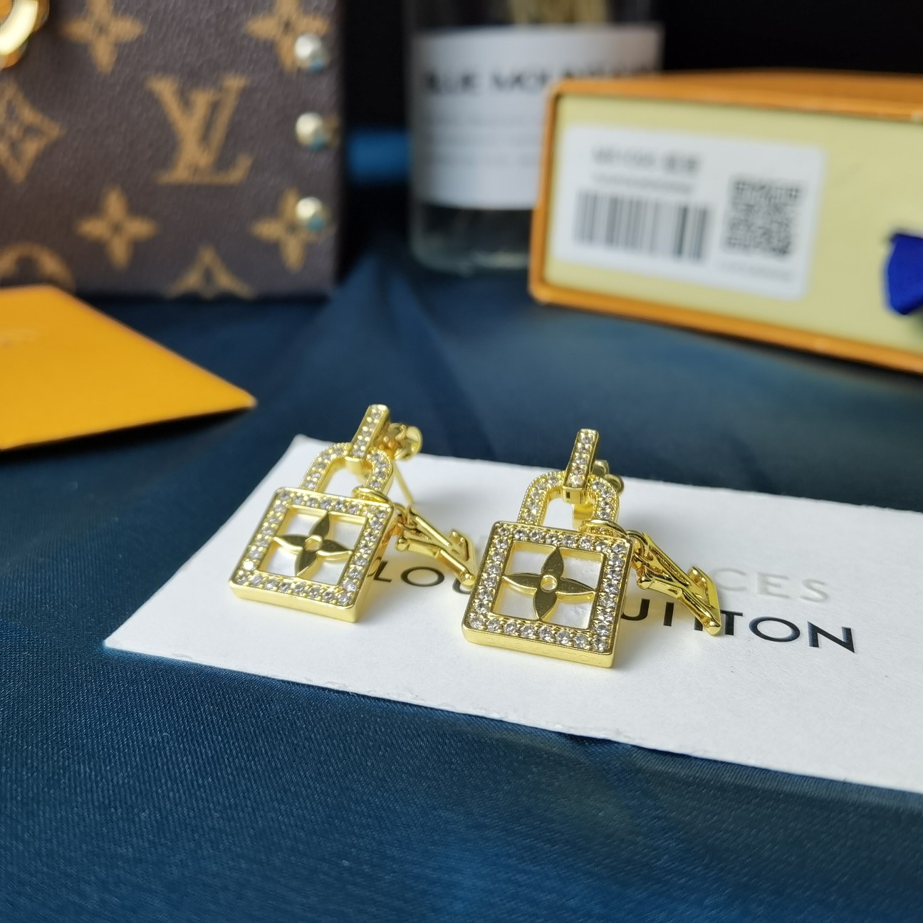 Louis Vuitton LV EARRINGS & Stud