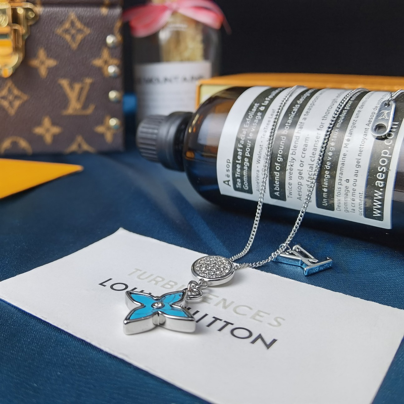 LV CATCH PENDANT NECKLACE
