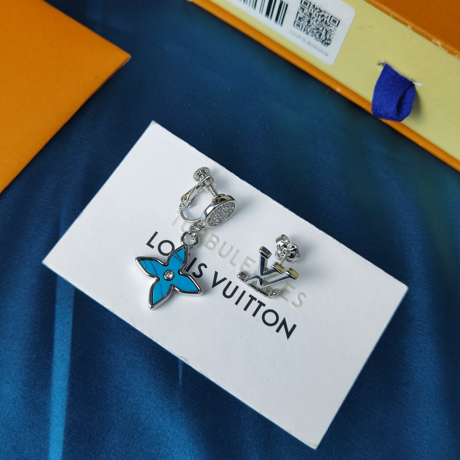 Earrings, Louis Vuitton LV