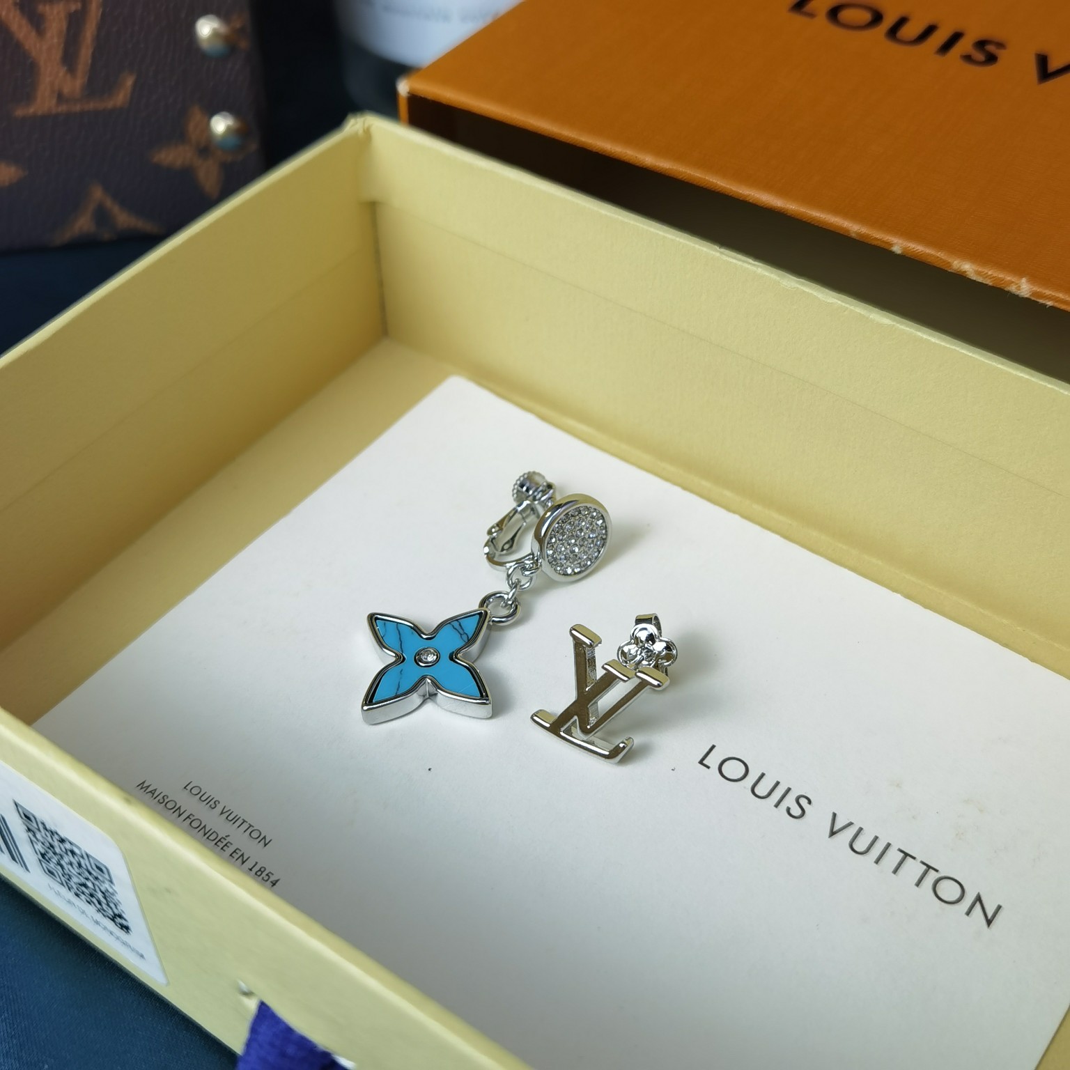 Earrings, Louis Vuitton LV