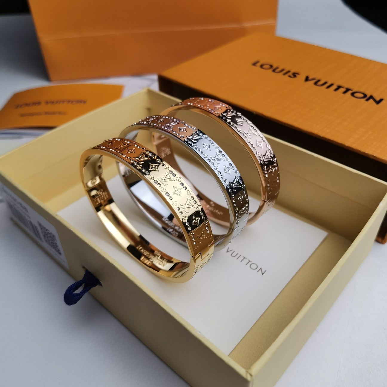 BRACELET, Louis Vuitton LV  17cm