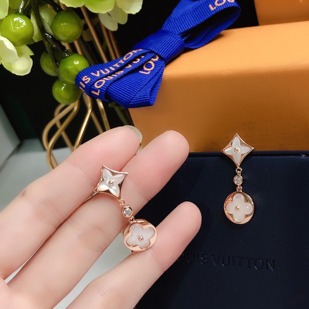 Earrings, Louis Vuitton LV