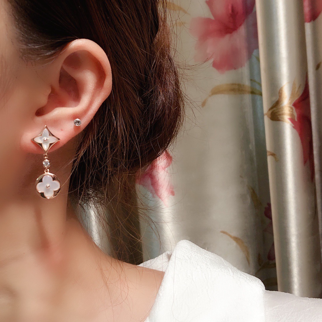 Earrings, Louis Vuitton LV