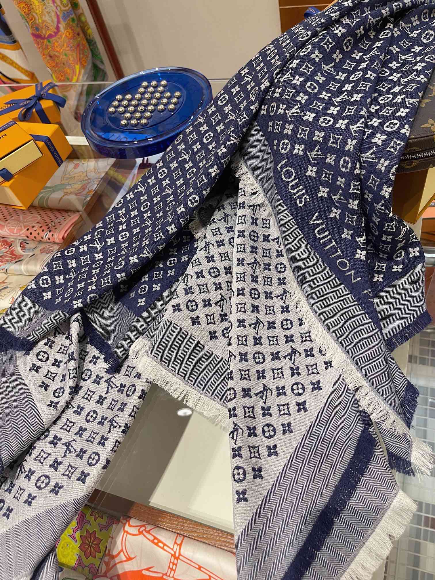 Petit louis shawl, lv