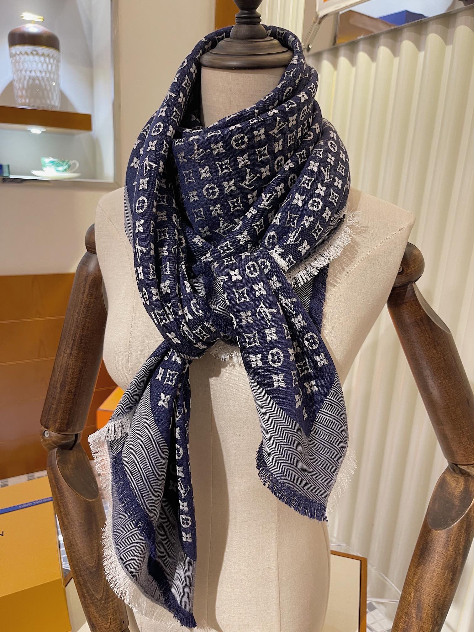 Petit louis shawl, lv
