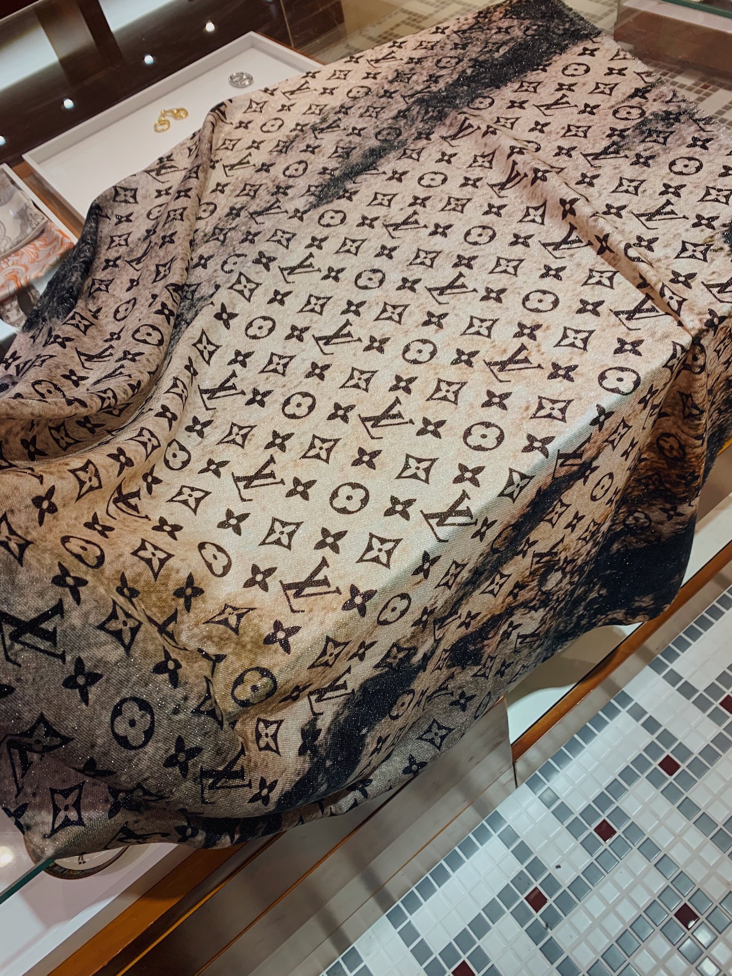 LOUIS VUITTON LV Scarf