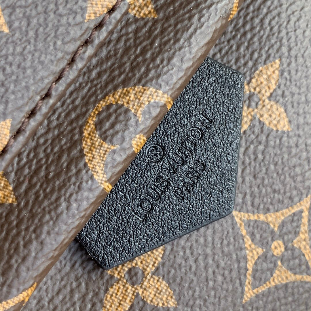 M44871  PALM SPRINGS PM, LOUIS VUITTON LV