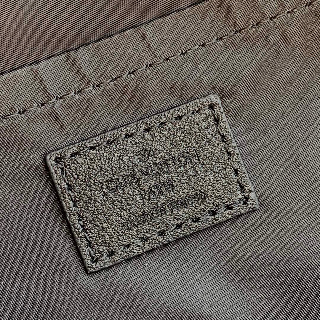 M44871  PALM SPRINGS PM, LOUIS VUITTON LV