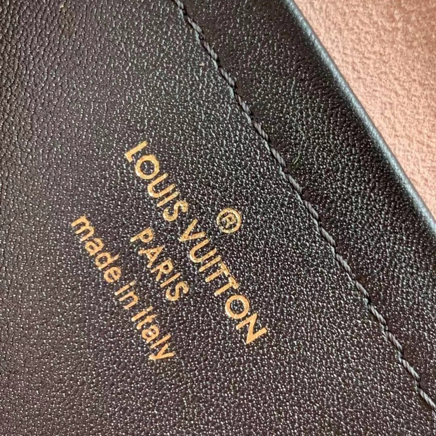 M80742  POCHETTE COUSSIN, LOUIS VUITTON LV